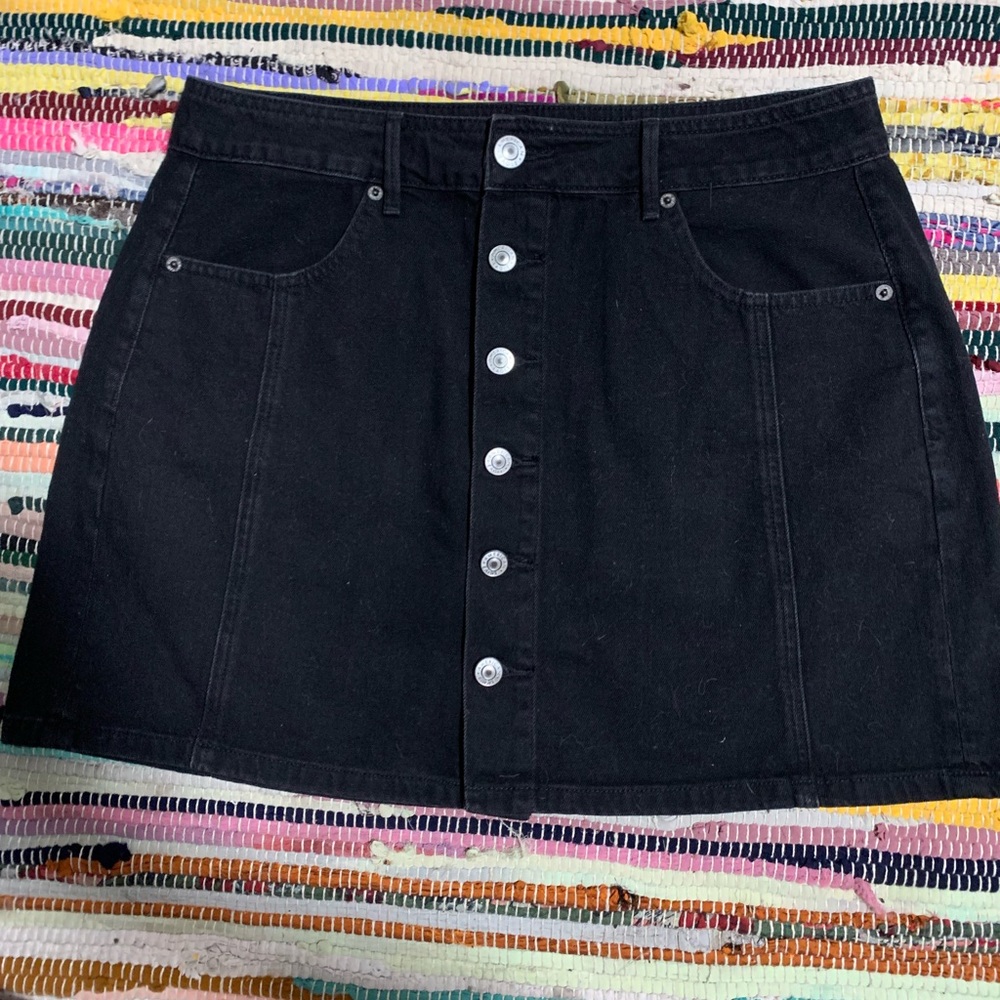 Black American Eagle skirt size 12